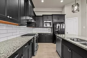 13026 Oleander Bay Ln, Texas City, TX 77568 - Photo 10