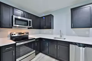 715 W 13th St, Houston, TX 77008 - Photo 1