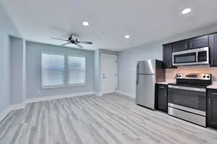 715 W 13th St, Houston, TX 77008 - Photo 2