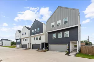 8319 Springwood Cyn Ln, Houston, TX 77055 - Photo 28