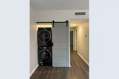 7910 Avenue B #B, Houston, TX 77012 - Photo 6