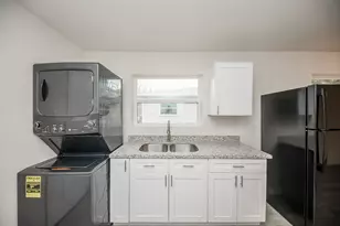 5042 Mallow St, Houston, TX 77033 - Photo 4