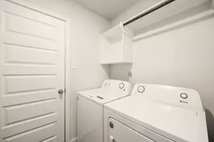 911 Imperial Heights Dr, Houston, TX 77073 - Photo 36