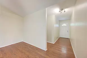 5730 Southminster Dr, Houston, TX 77035 - Photo 6