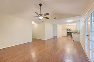 5730 Southminster Dr, Houston, TX 77035 - Photo 12