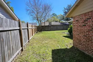 7410 Pierrepont Dr, Houston, TX 77040 - Photo 22