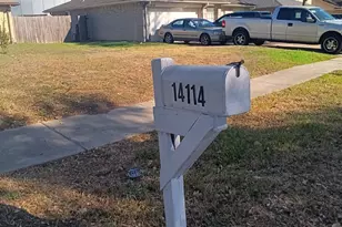 14114 Old Village Ln, Sugar Land, TX 77498 - Photo 2