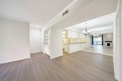 11711 Memorial Drive #573, Houston, TX 77024 - Photo 10