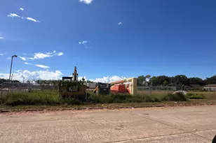 15150 S Post Oak Rd, Houston, TX 77053 - Photo 2