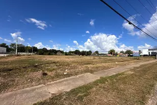 15150 S Post Oak Rd, Houston, TX 77053 - Photo 1