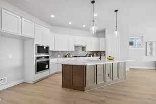 12131 Canal Vw Blvd, Mont Belvieu, TX 77523 - Photo 32