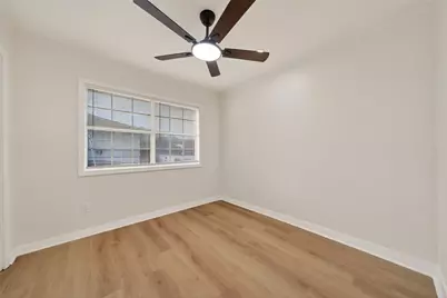 907 S 3rd Street, La Porte, TX 77571 - Photo 14