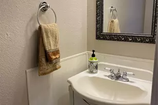 10615 N Briar Forest Dr W, Houston, TX 77042 - Photo 14