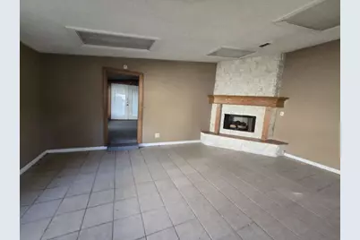 600 E Fayle Street, Baytown, TX 77520 - Photo 2