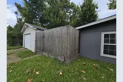 600 E Fayle Street, Baytown, TX 77520 - Photo 20