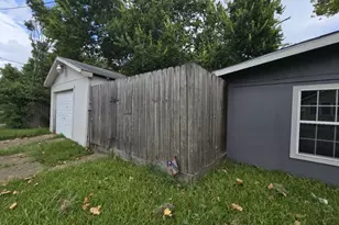 600 E Fayle St, Baytown, TX 77520 - Photo 20