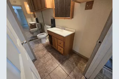600 E Fayle Street, Baytown, TX 77520 - Photo 12