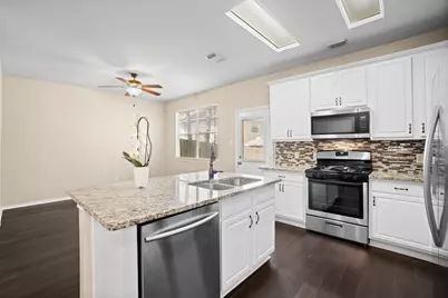 15 Blue Creek Place, The Woodlands, TX 77382 - Photo 1