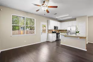 15 Blue Creek Pl, The Woodlands, TX 77382 - Photo 4