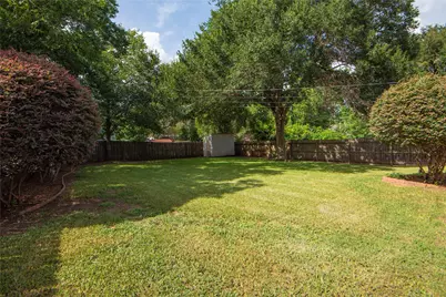 1003 Lawndale Avenue, Brenham, TX 77833 - Photo 24