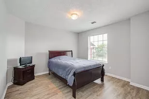 3043 W Hampton Dr, Houston, TX 77082 - Photo 32