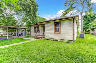 126 Margie Ln, Houston, TX 77037 - Photo 2