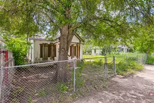 904 S San Joaquin Ave, San Antonio, TX 78237 - Photo 2