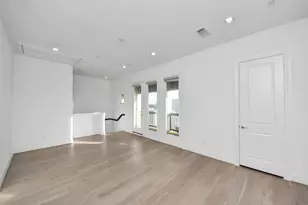 4005 Woodshire Village Estate, Houston, TX 77025 - Photo 36