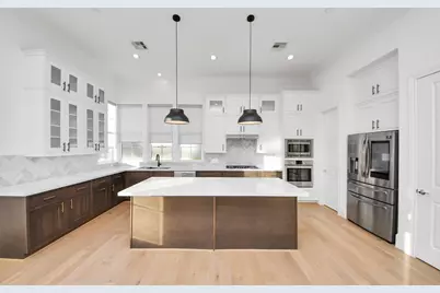 4005 Woodshire Village Estate, Houston, TX 77025 - Photo 18