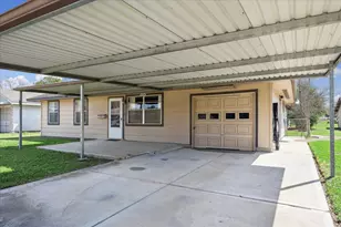 9706 Carmalee St, Houston, TX 77075 - Photo 2
