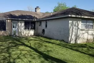 4327 Townes Forest Rd, Friendswood, TX 77546 - Photo 10