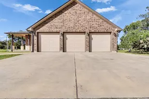 155 Horse Shoe Trail, Angleton, TX 77515 - Photo 26