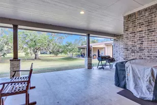 155 Horse Shoe Trail, Angleton, TX 77515 - Photo 18