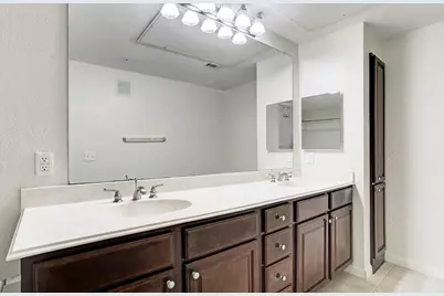 7575 Kirby Drive #2304, Houston, TX 77030 - Photo 10