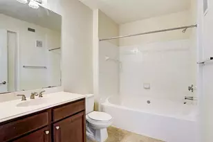 7575 Kirby Dr, Houston, TX 77030 - Photo 14