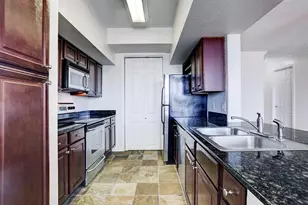 7575 Kirby Dr, Houston, TX 77030 - Photo 6