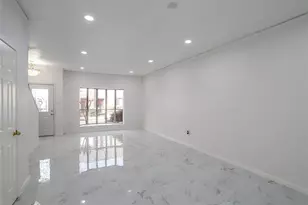 840 Threadneedle St, Houston, TX 77079 - Photo 6