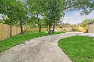 7827 Zilonis Ct, Jersey Village, TX 77040 - Photo 32