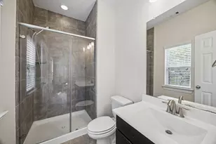 2822 King's Retreat Cir, Kingwood, TX 77345 - Photo 10