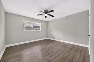 411 Cole St, Webster, TX 77598 - Photo 10