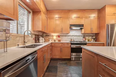 2327 Briar Branch Drive, Houston, TX 77042 - Photo 10