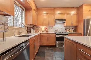 2327 Briar Branch Dr, Houston, TX 77042 - Photo 10