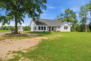 927 Aggie Ave, Livingston, TX 77351 - Photo 2