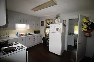 417 A/B Myrtle Dr, Jacksonville, TX 75766 - Photo 4