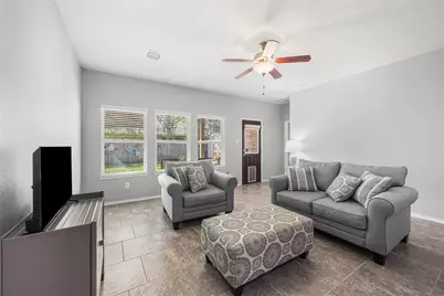 143 Meadow Valley Drive, Conroe, TX 77384 - Photo 18