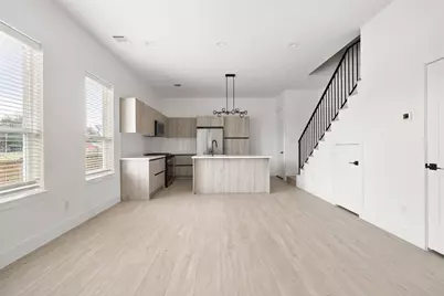 107 Tolima Dove Street, Houston, TX 77018 - Photo 8