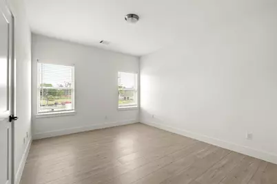 107 Tolima Dove Street, Houston, TX 77018 - Photo 26