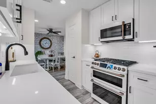 1223 Saxony Ln, Houston, TX 77058 - Photo 8