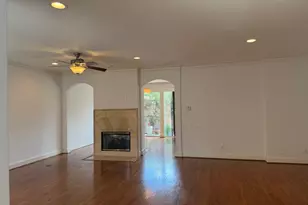 1315 Whispering Pines Dr, Houston, TX 77055 - Photo 6