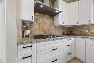 6810 Knoll Park Dr, Sugar Land, TX 77479 - Photo 10